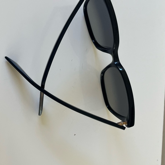 GUCCI Black oversized Square Sunglasses polarized GG0022S main image 16